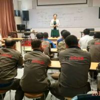 ���x����ƸՈ��̩��Ӣ��У���ں��Ӽ��g(sh��)��Ӗ(x��n)����